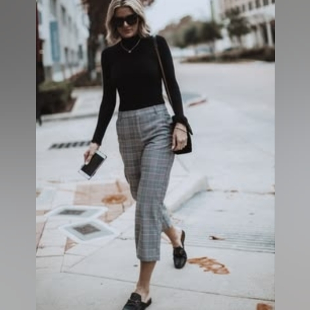 RW&CO. Cropped Printed Straight Pants in Gray